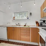 Awesome In With Kitchen בית נופש